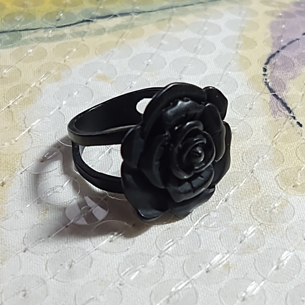 Black Rose Ring Size 5.5/6